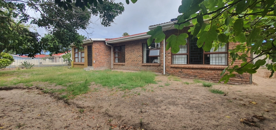 3 Bedroom Property for Sale in Heiderand Western Cape